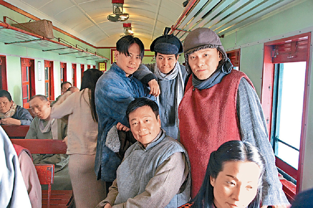 ■12月正式約滿的阿邦,只有跟好兄弟黎耀祥、曹永廉和蕭正楠合作的《公公出宮》未出街,到時會否幫手宣傳?「佢哋搵我又就到時間一定會。」