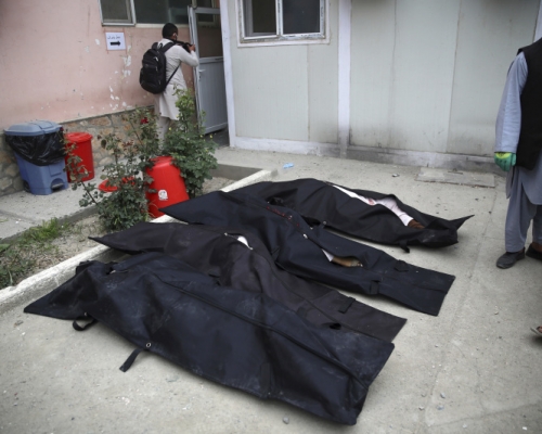 阿富汗首都喀布爾一家醫院遭槍手攻擊,死亡人數已上升到24人。AP