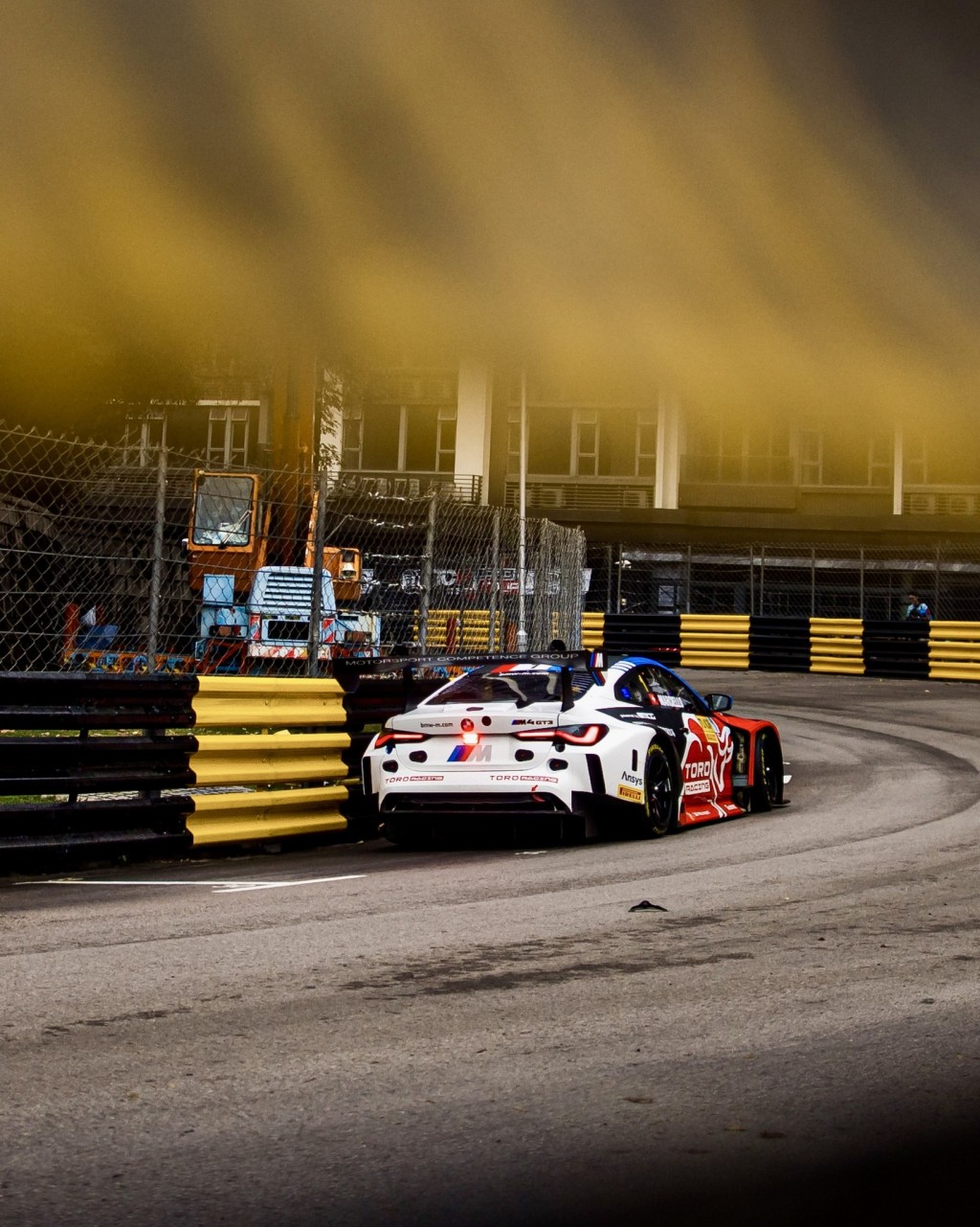 马些路(Raffaele Marciello)驾驶BMW M4 GT3夺得头位