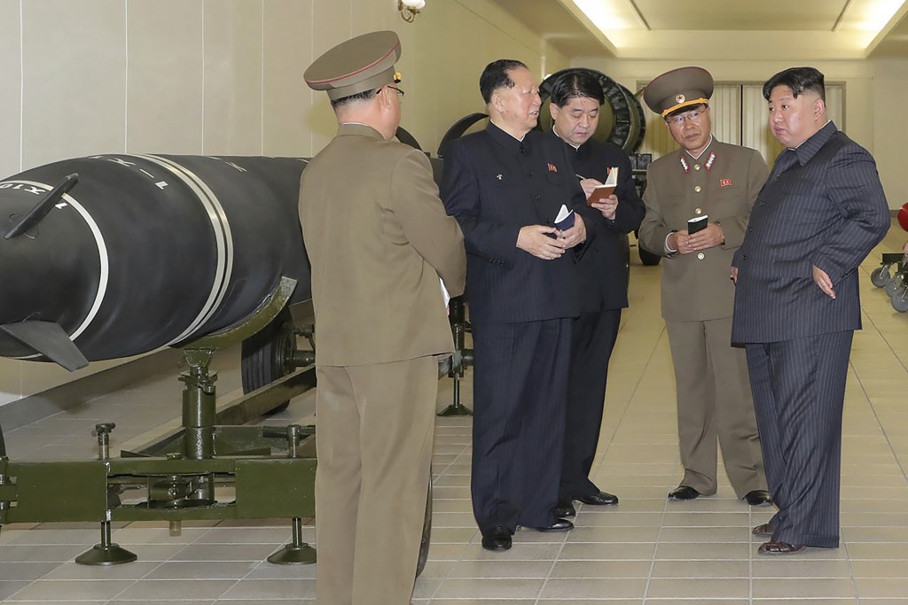 金正恩日前指導核能武器化工作。AP