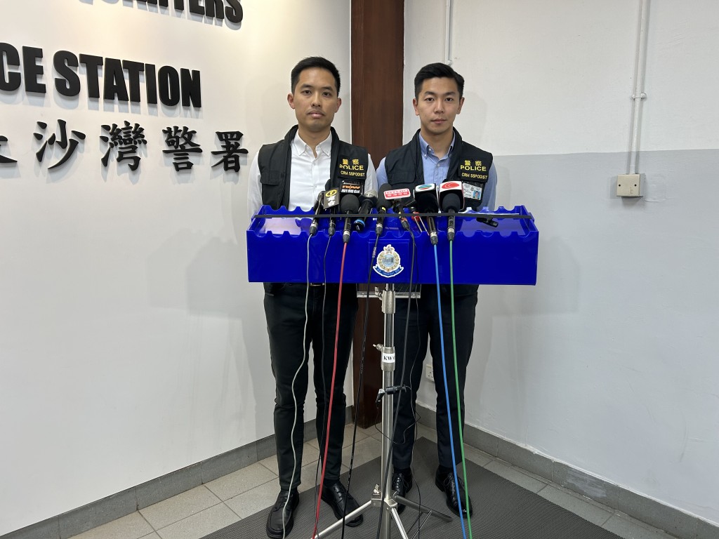 深水埗警區刑事總督察鄭騏鋒(右)、重案組第一隊主管高級督察楊鐵豪(左)