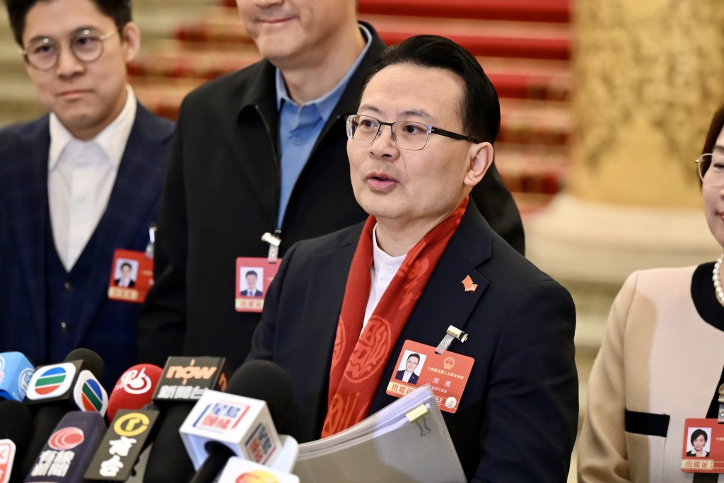 陳勇指,未必追求每一個建議都需要很多委員聯署。 陳勇指,未必追求每一個建議都需要很多委員聯署。