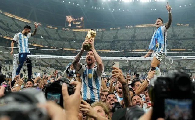 美斯带领阿根廷国家队在卡塔尔世界杯中夺冠。美联社