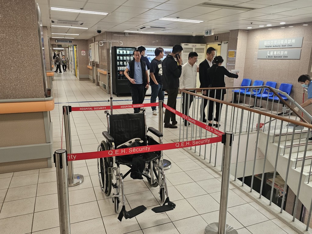 疑犯到伊利沙伯醫院接受治療，照完X光後趁機逃脫。