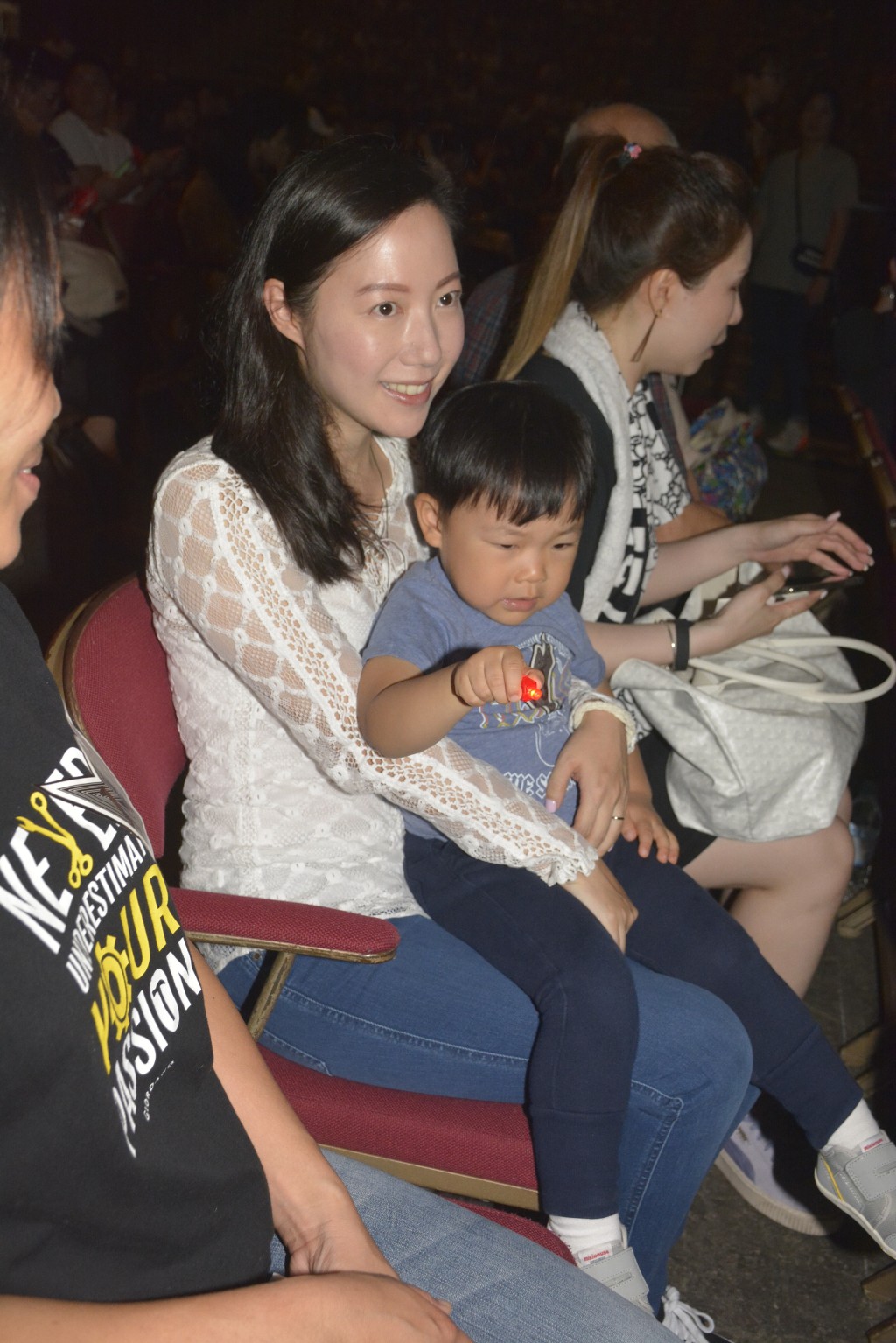 Alan为了太太Sally和5岁囝囝Adam，疫情下努力撑住。