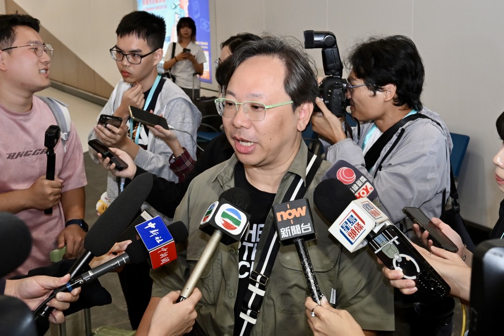 來自澳門的孫先生準備飛往日本。 來自澳門的孫先生準備飛往日本。