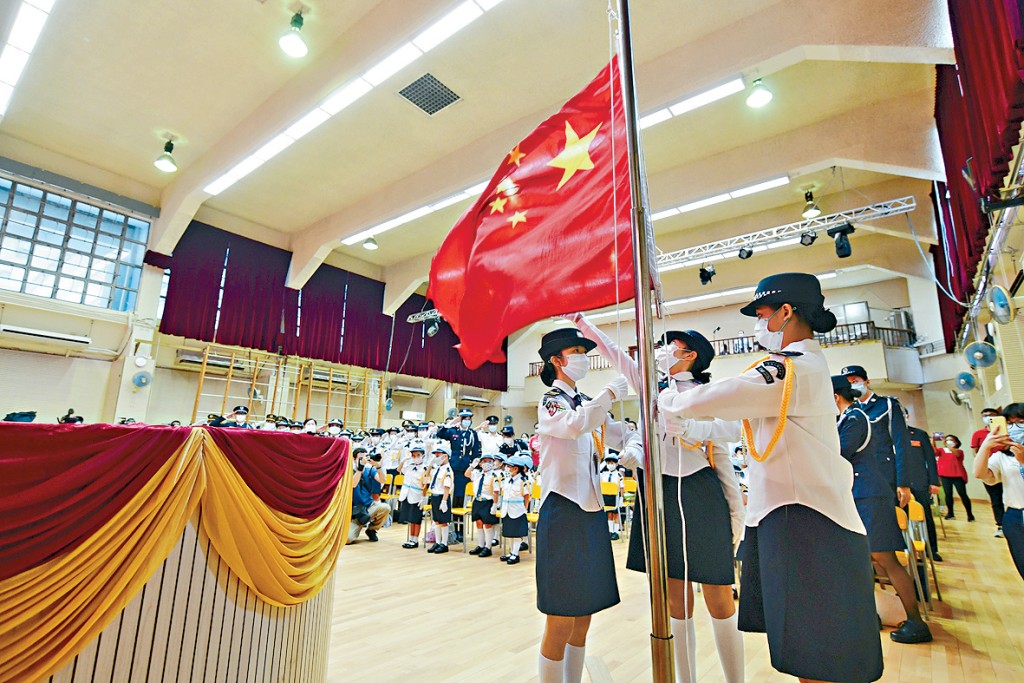 《視學周年報告》批評有學校師生唱國歌時聲量微弱,有立法會議員認為當局應重視學生態度多於唱國歌的聲量。