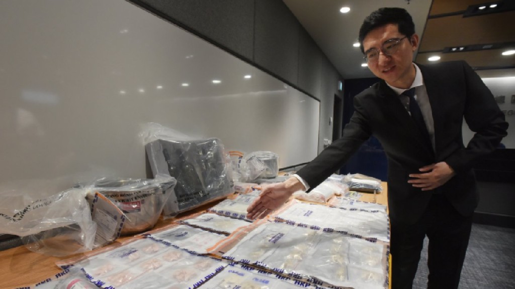 毒販租啟德私人屋苑單位開闢工場 警拘27歲男檢390萬元可卡因。黃文威攝