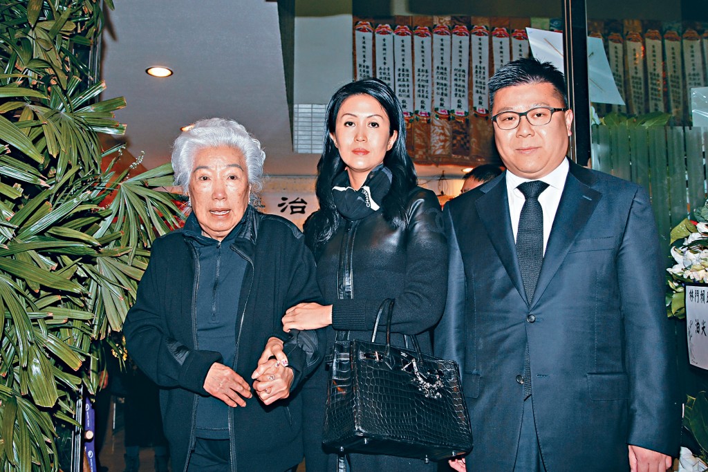 李寶安憶述喪禮上代余寶珠向顧氏三母子轉述進入靈堂條件。