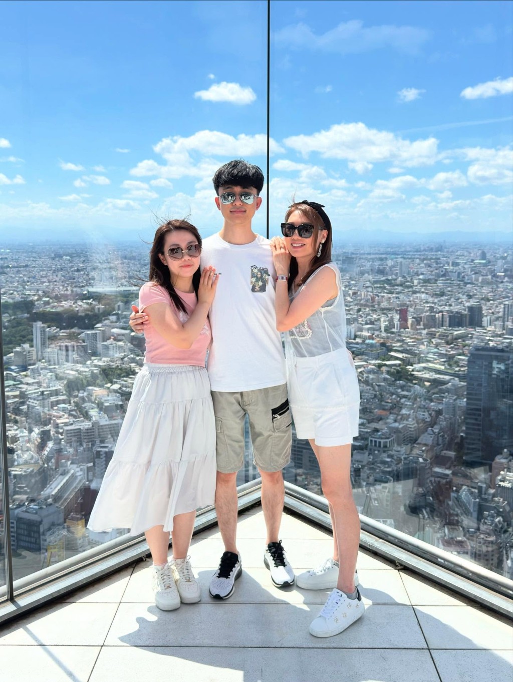郭可盈大家姐與家人去旅行。 郭可盈大家姐與家人去旅行。