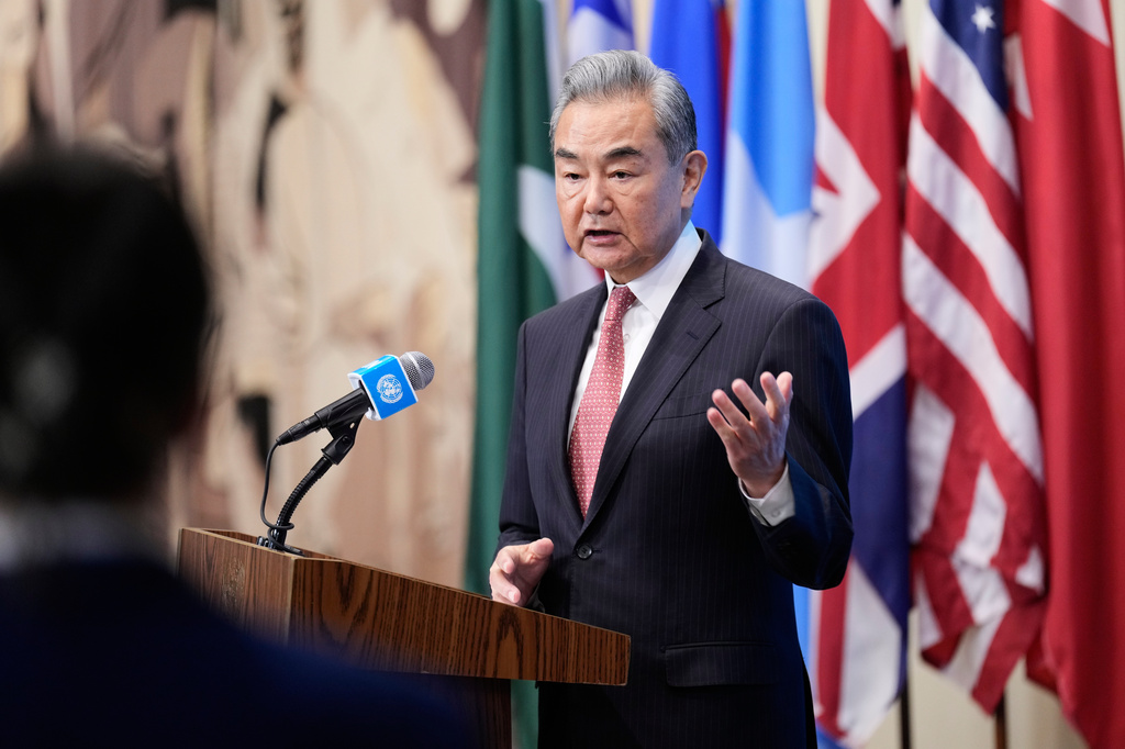 王毅在主持聯合國安理會「維護聯合國憲章宗旨和原則,加強以聯合國為核心的國際體系」高級別會議後現場回答了媒體提問。 美聯社 王毅在主持聯合國安理會「維護聯合國憲章宗旨和原則,加強以聯合國為核心的國際體系」高級別會議後現場回答了媒體提問。 美聯社