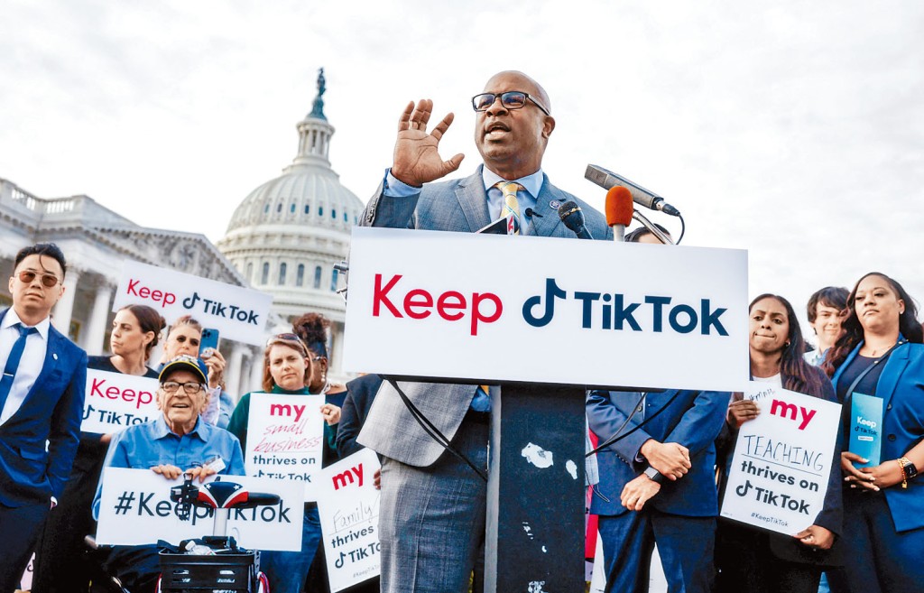 民主党众议员鲍曼上月在国会山庄发言，反对禁TikTok。