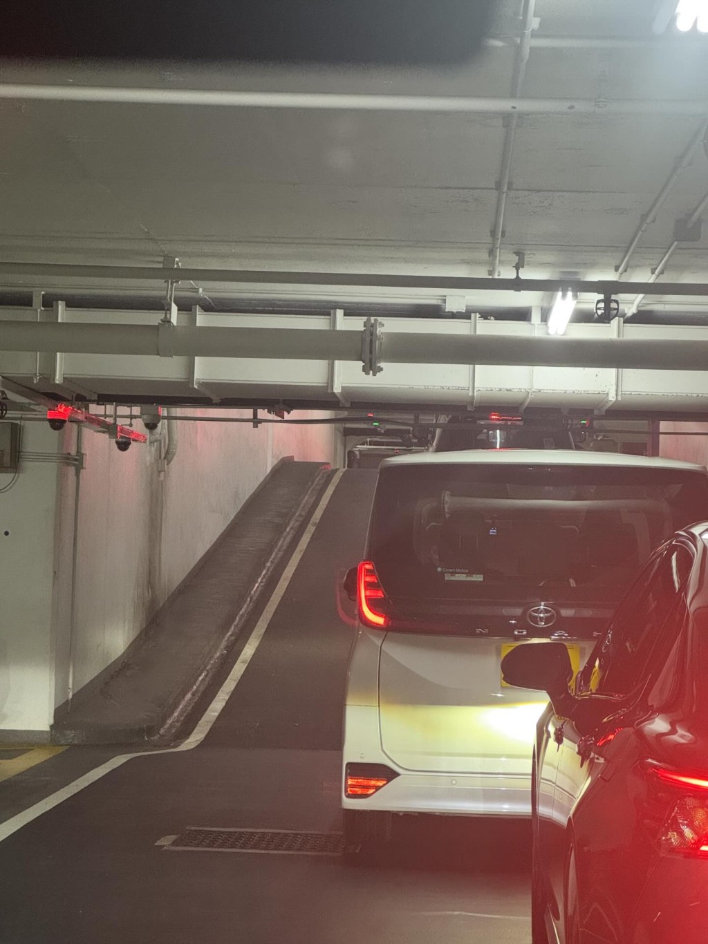 車主質疑「過鐘嘅錢照收唔合理」。Threads@lokjessy 車主質疑「過鐘嘅錢照收唔合理」。Threads@lokjessy