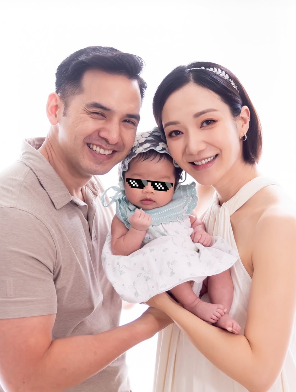 王君馨一家三口笑得燦爛。 王君馨一家三口笑得燦爛。