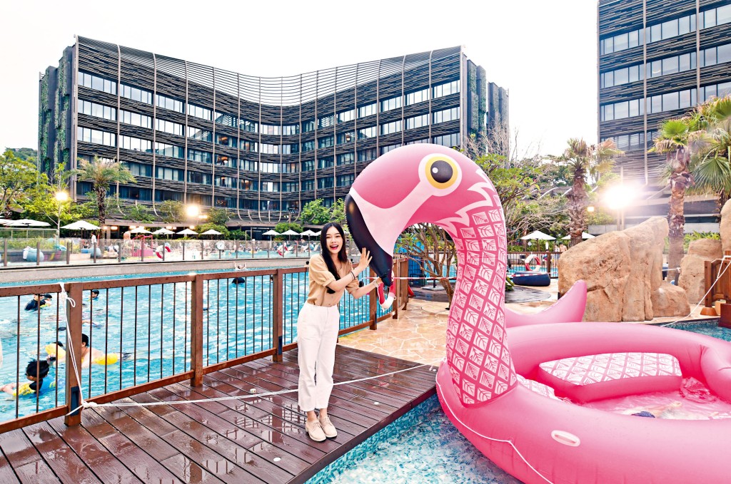 以海洋為設計主題的香港海洋公園萬豪酒店，現正推出「狂歡夏日」嘉年華活動，適合親子遊歡度暑假。