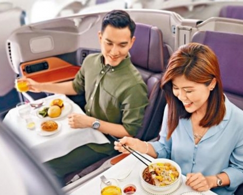 新加坡航空推機上用餐體驗。(網圖)