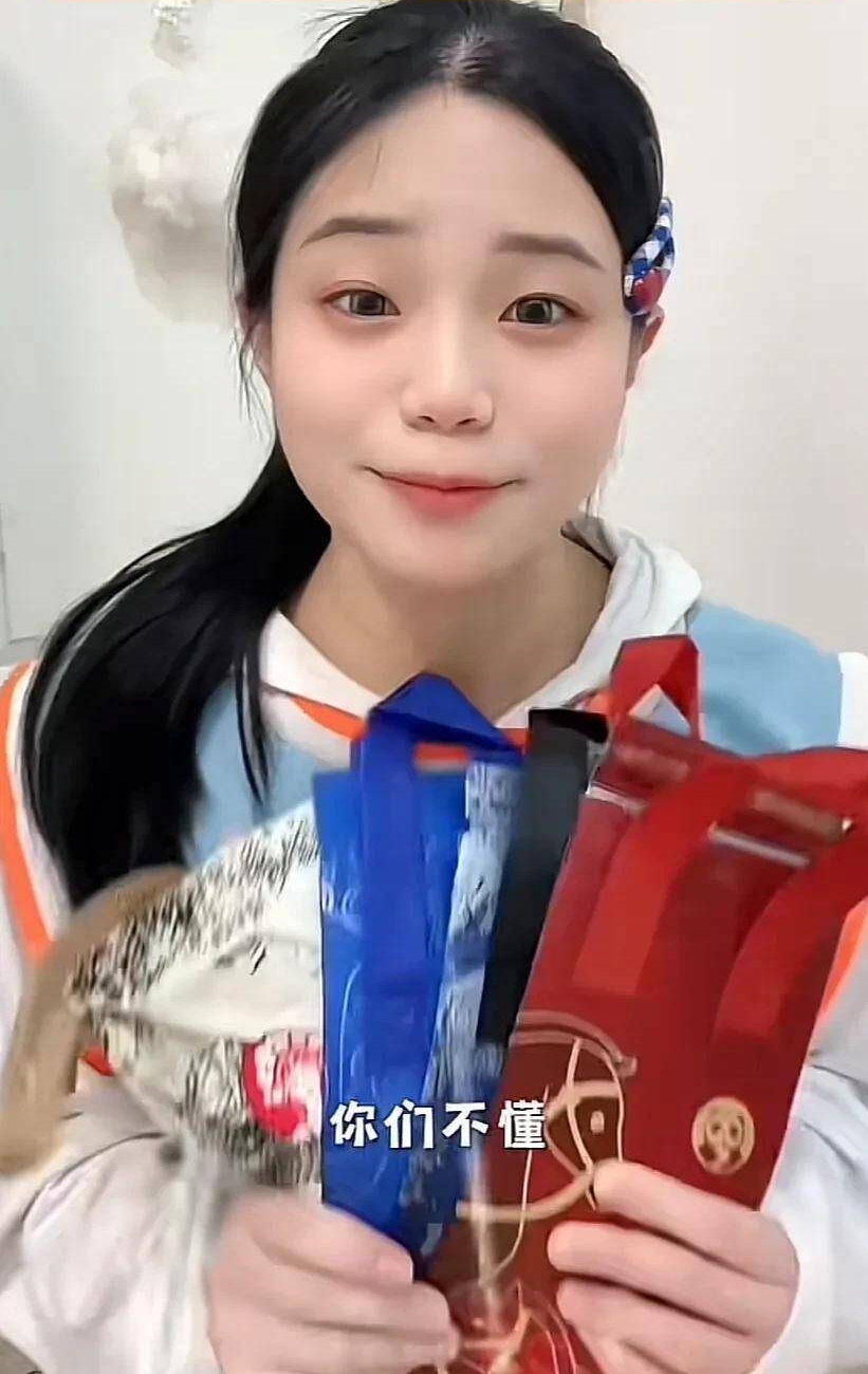 深圳奶茶外卖袋变抢手货。