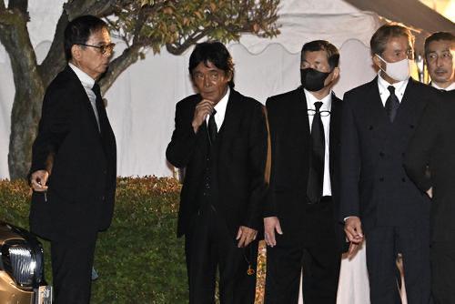 「五人會」成員柴俊夫、松崎茂、田中健。 「五人會」成員柴俊夫、松崎茂、田中健。
