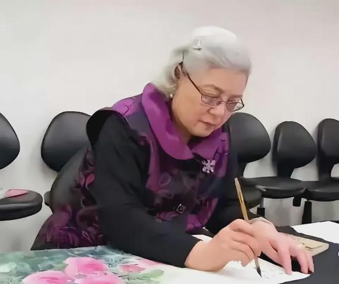 林婉珍與平鑫濤離婚後成為知名水墨畫家。 林婉珍與平鑫濤離婚後成為知名水墨畫家。