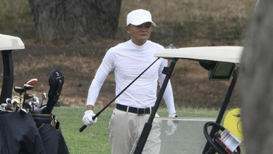西班牙媒体报道，马云当时在海岛打高尔夫，网民表示羡慕其退休生活