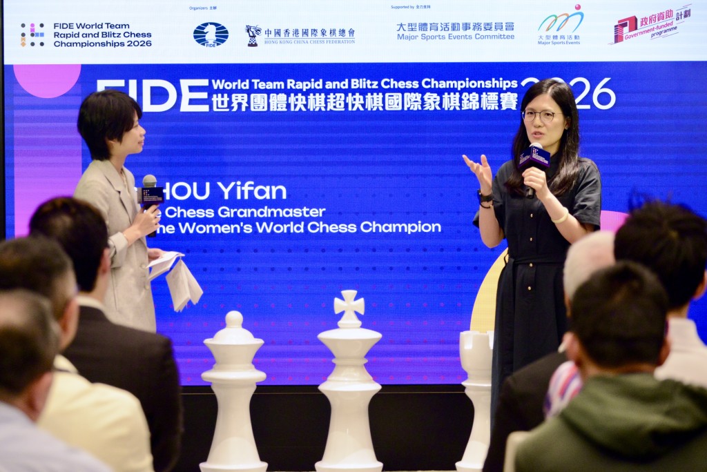 女子「世一」侯逸凡（右）出席记者会并分享。杨功煜摄