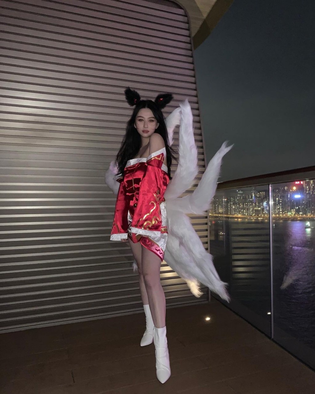 沈月今年19歲,有意加入娛樂圈發展。