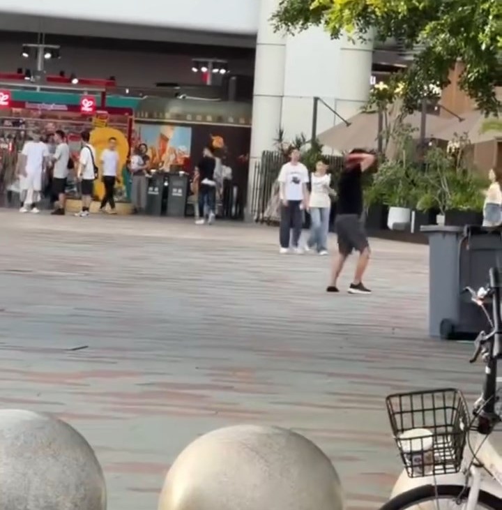 網傳珠海華髮商場發生斬人事件，一名男子頭部受傷。互聯網