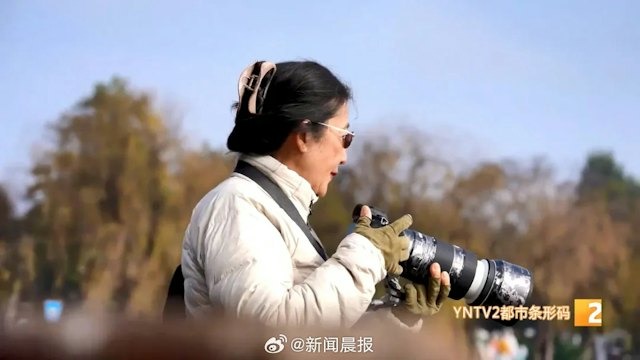 内地67岁女老师王英原于云南昆明一所学校任职，在2013年退休前夕突然被诊断出患上甲状腺癌。 ( YNTV2都市条形码）