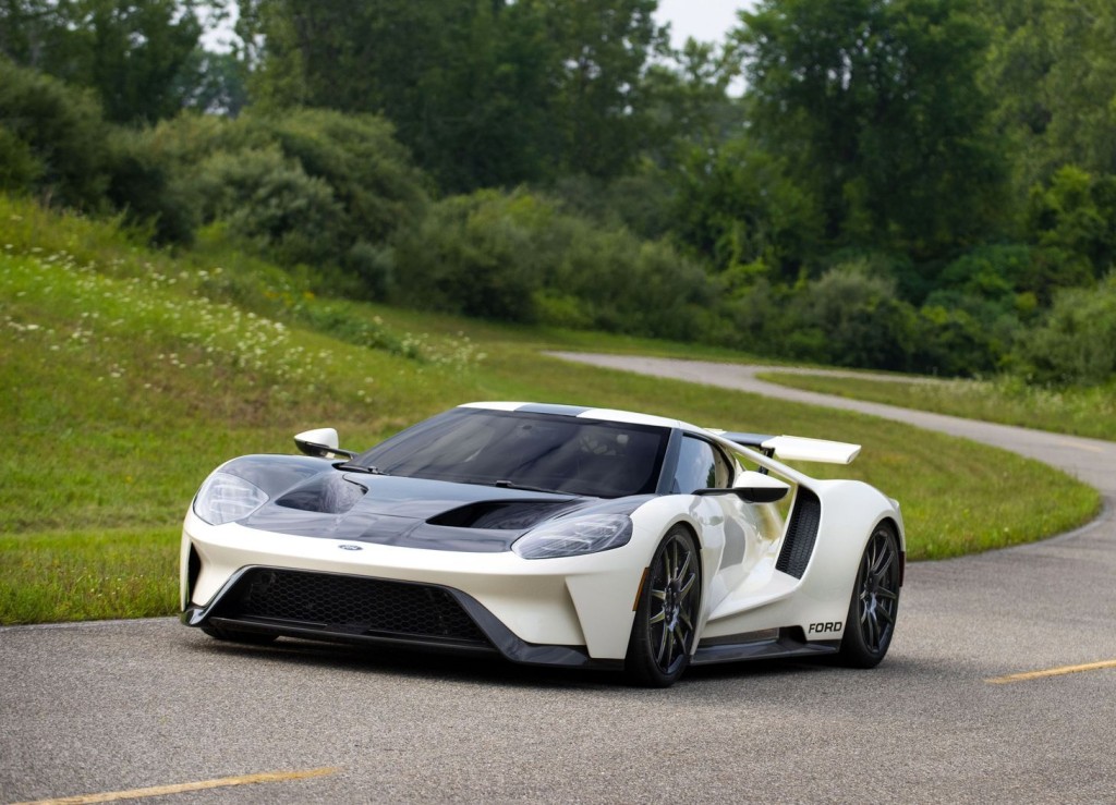 Ford GT推出'64 Heritage Edition限量版，为赢得利曼24小时耐力赛留下印记。