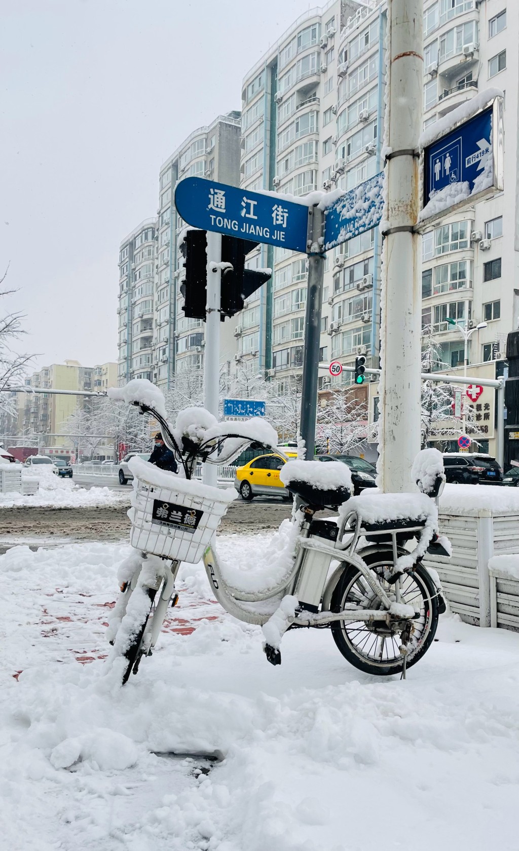網民分享遼寧各地街頭的雪景。微博 網民分享遼寧各地街頭的雪景。微博