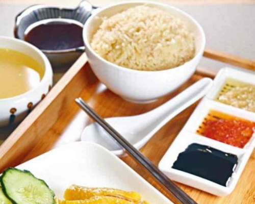 嫌阿媽無俾江魚仔配新的醋醃辣椒送飯男子出手打阿媽。配圖與本文無關