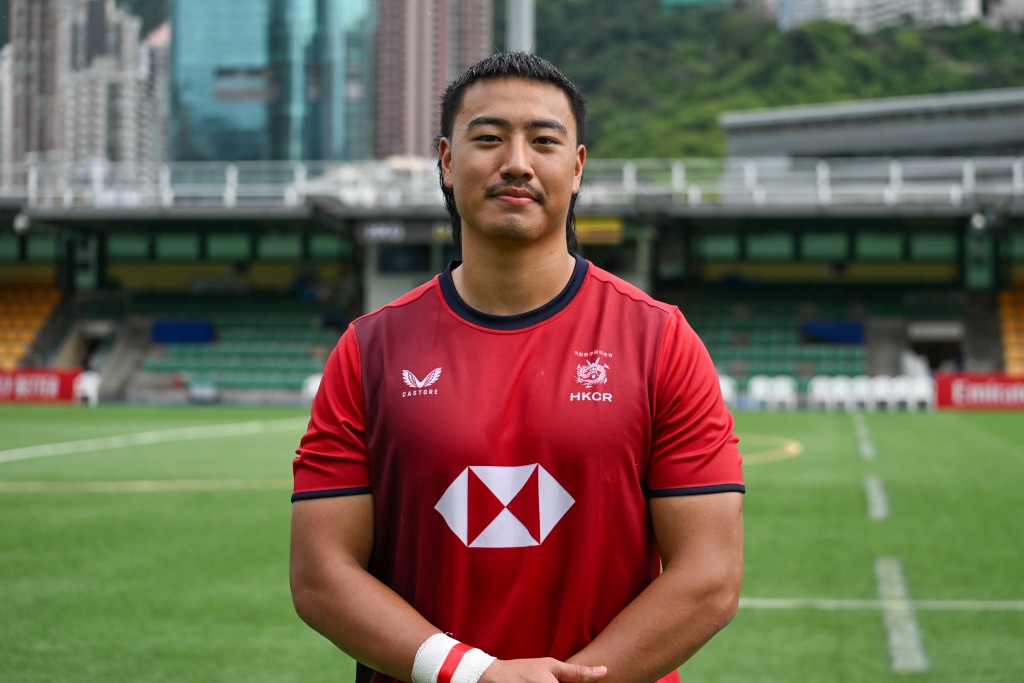 許峻嚴(Glenn)在香港兒時在香港成長,13歲到澳洲升學近年回流香港。攝影:魏國謙 許峻嚴(Glenn)在香港兒時在香港成長,13歲到澳洲升學近年回流香港。攝影:魏國謙
