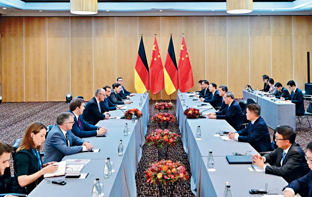 總理李強在南非G20峰會期間同德國總理默茨舉行會談。