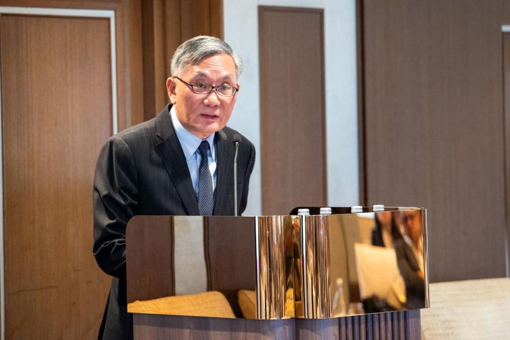 張舉能(見圖)讚揚班士於司法機構服務期間的貢獻。