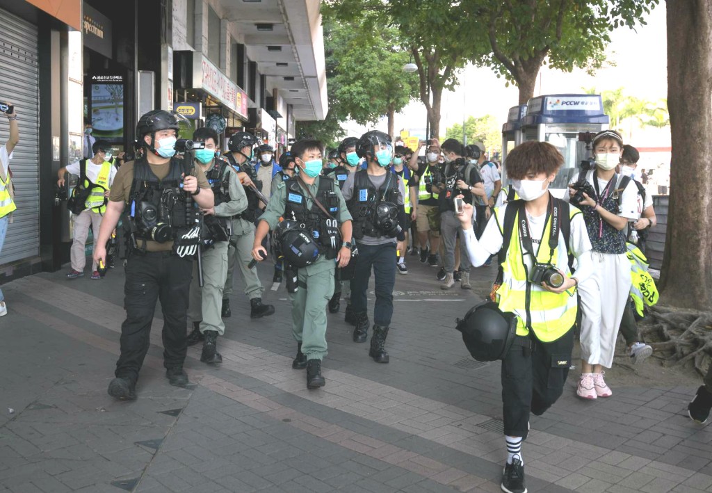 警方進入海港城。