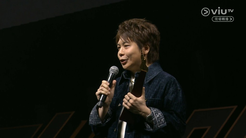 「叱咤乐坛编曲人大奖」的殊荣由黄兆铭摘下。 「叱咤乐坛编曲人大奖」的殊荣由黄兆铭摘下。