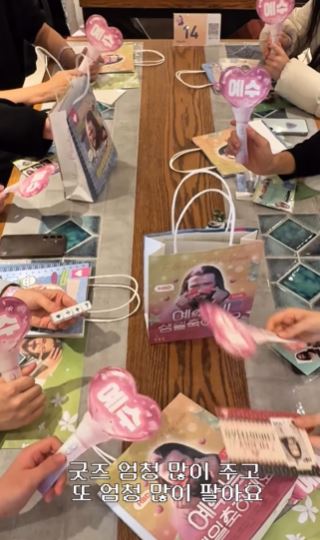 现场有各式各样耶稣主题物件。Instagram@koreaunivccc