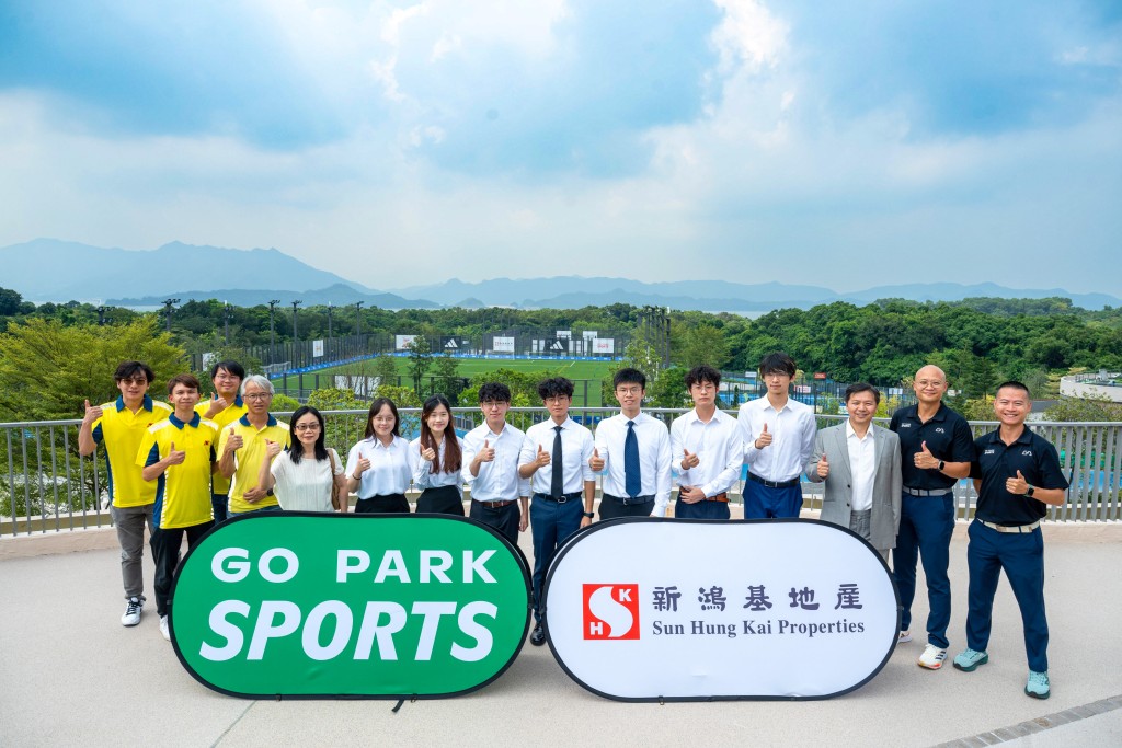 新地安排获颁奖学金的学生到西沙 GO PARK 参观，了解新地在西沙的大型综合项目之发展。