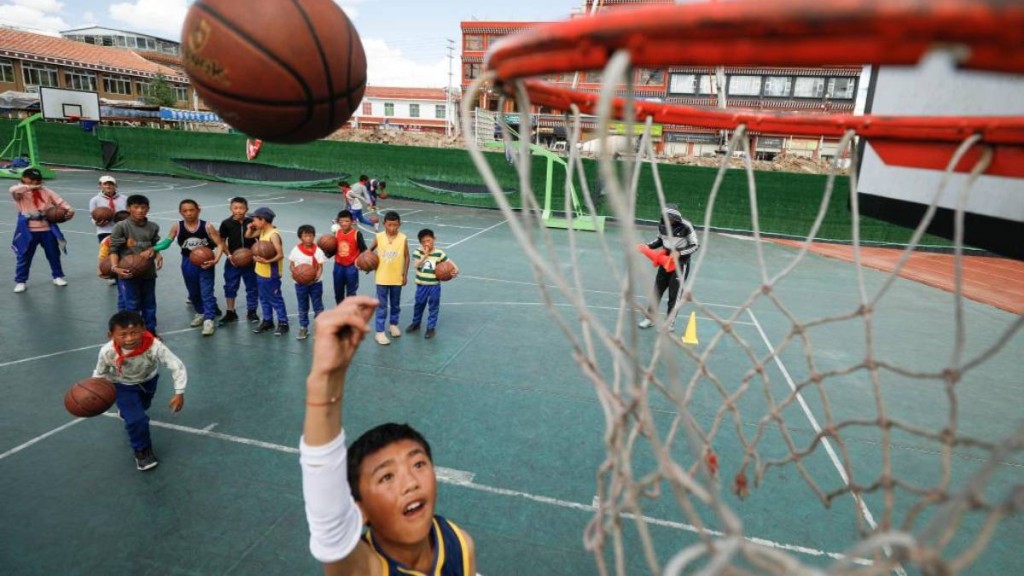 教育部要求全國中小學，讓學生每天有2小時體育活動。新華社