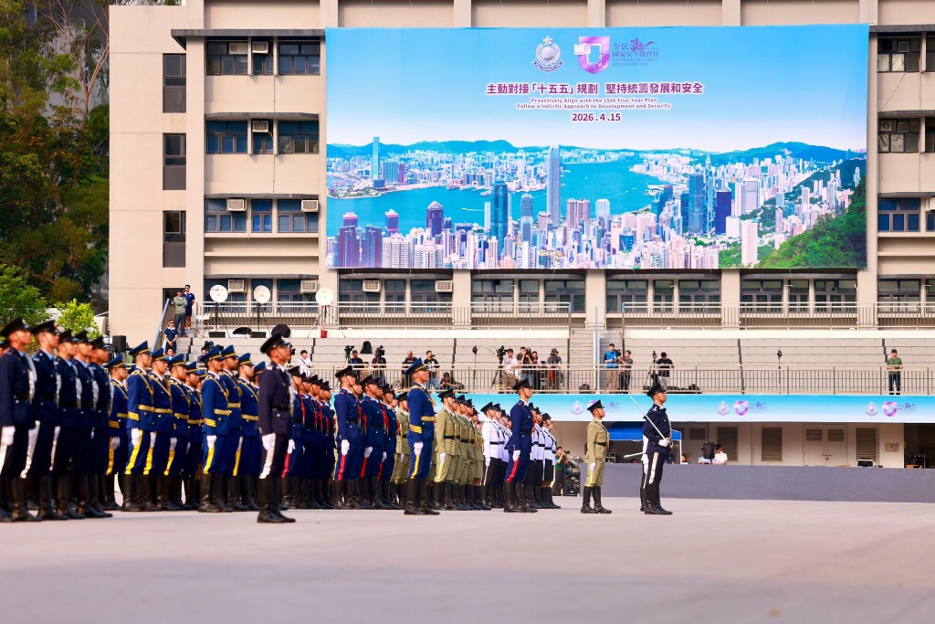 卓孝業化身國家安全特種兵，由早到晚出席多個活動，包括升旗儀式、主題講座、網絡安全競賽啟動禮、學界國家安全常識挑戰賽等。保安局FB