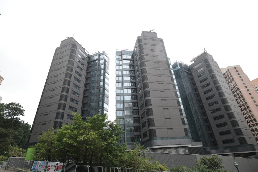 旗下西半山大學閣則售出2座3樓B室，面積1584方呎。