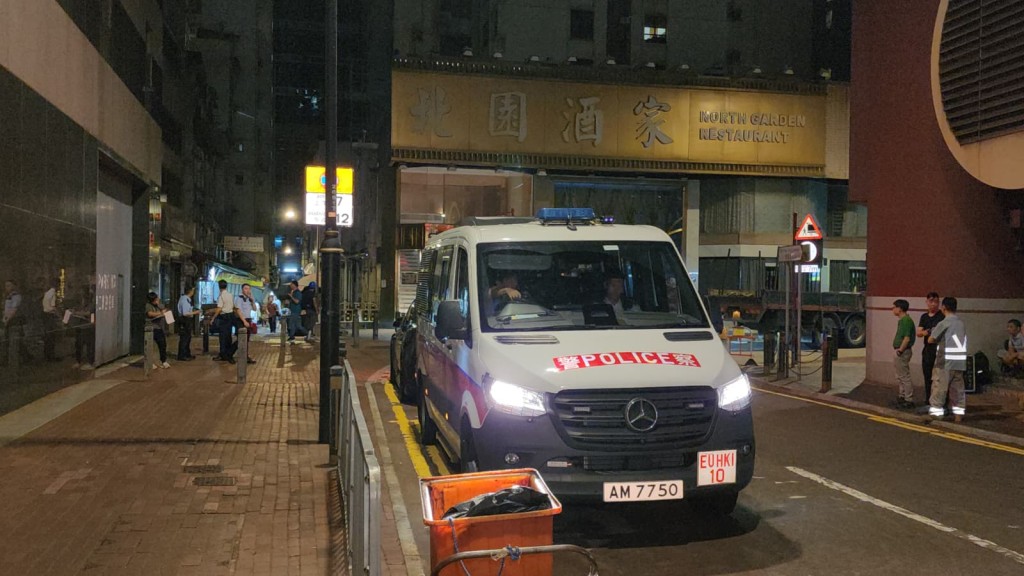 警員到場調查事件。黎志偉攝