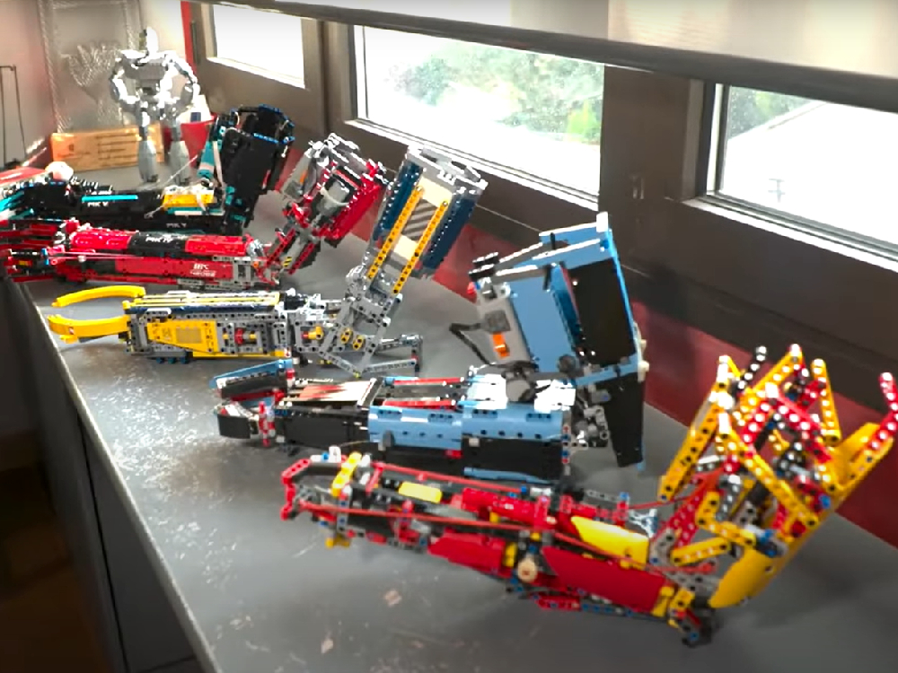 David Aguilar已為自己打造了5套Lego義肢。（片段截圖）