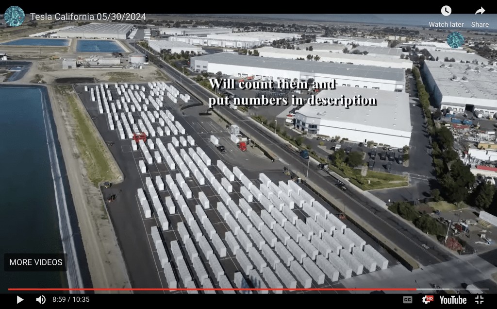 有Youtuber用航拍機攝到Tesla停車場放滿新車。