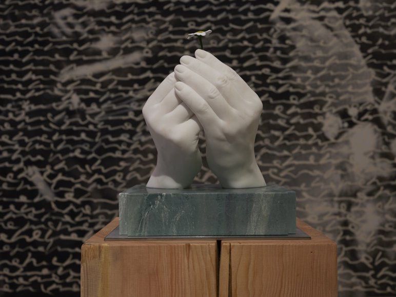 作品《花的力量#1》是为Christian Dior的妹妹Catherine而创作。