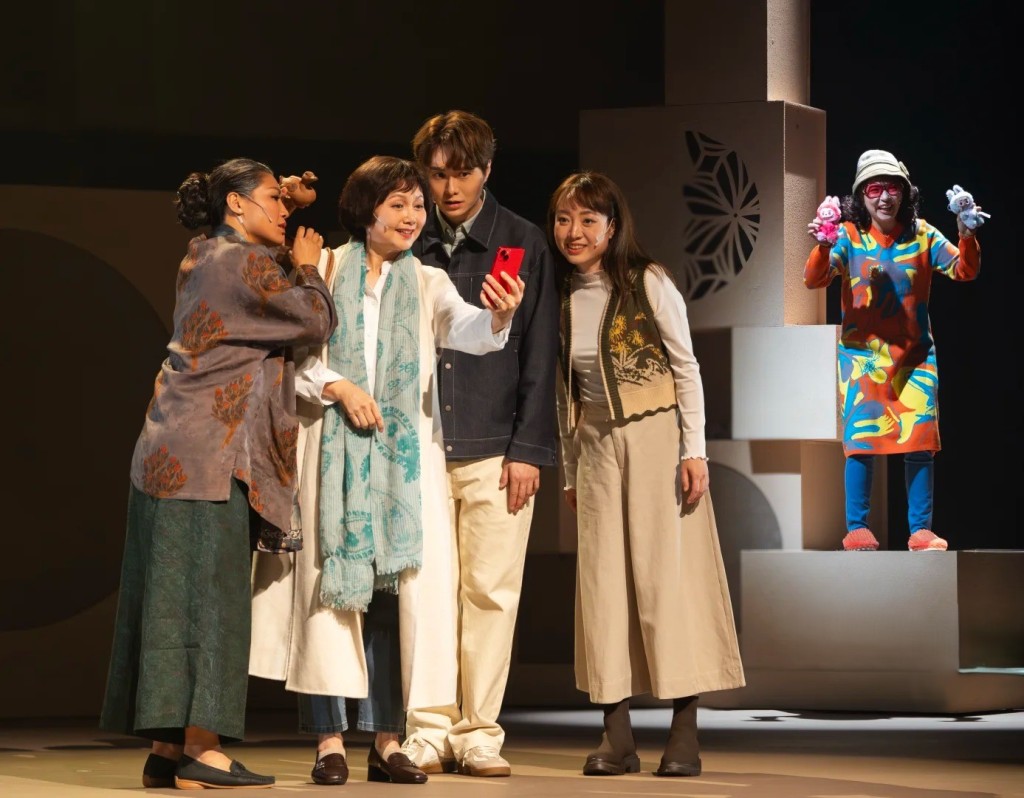 Hubert表示要唱出粵劇韻味真係好難。