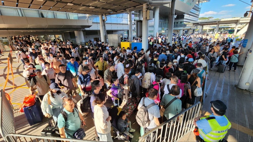 入境處處長郭俊峯表示,會阻止具有國安風險人員及不法分子入境。資料圖片 入境處處長郭俊峯表示,會阻止具有國安風險人員及不法分子入境。資料圖片