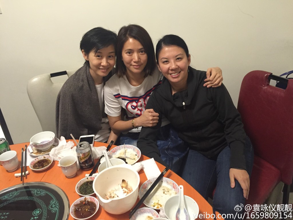 （左起）姚康莉、袁咏仪及翁杏兰每隔几年见一次。