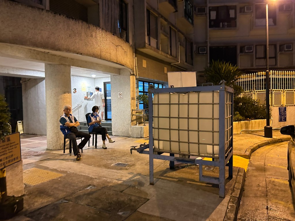 恆順園亦放有水箱。曾志恒攝