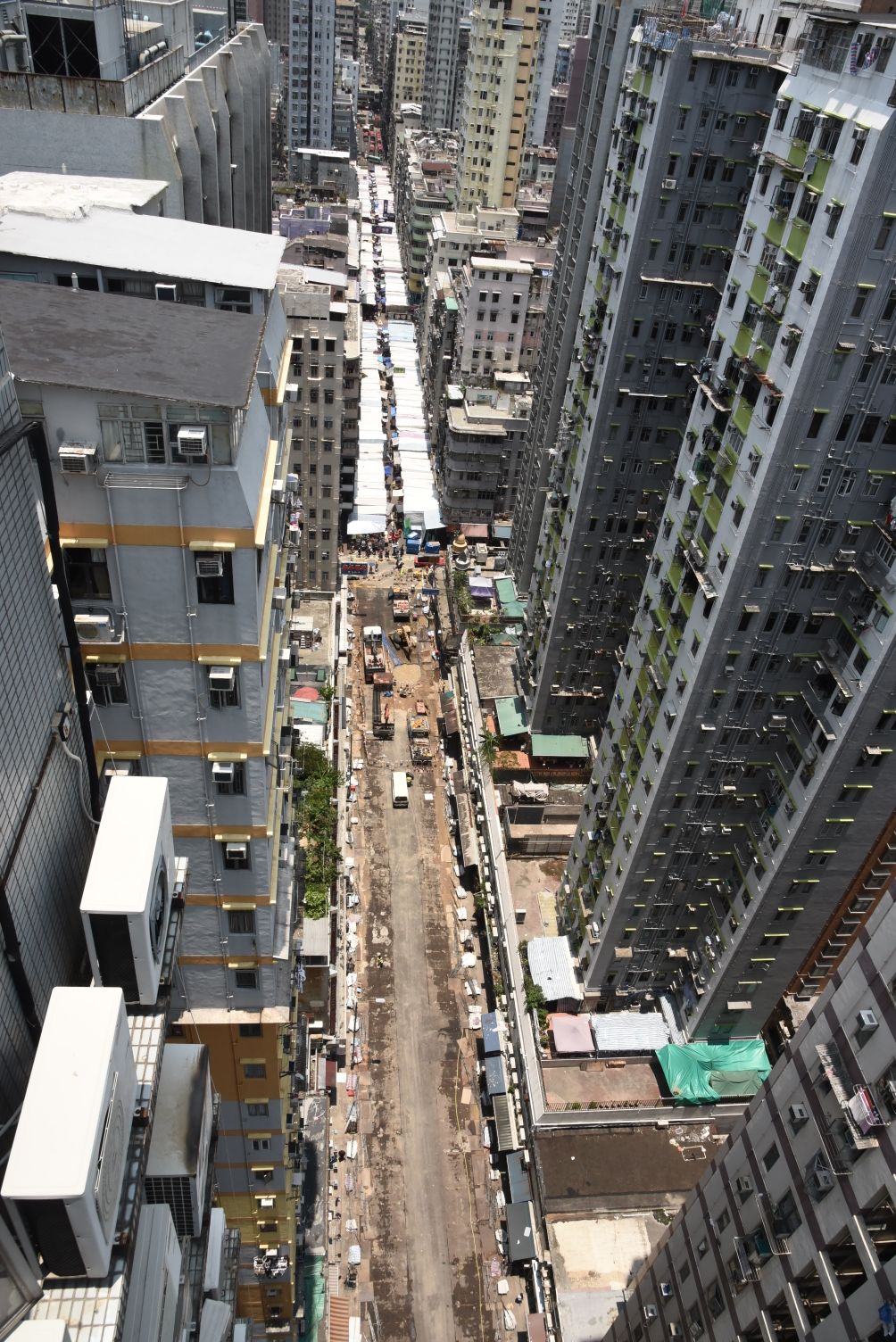 女人街一段需要封路。歐陽光偉攝